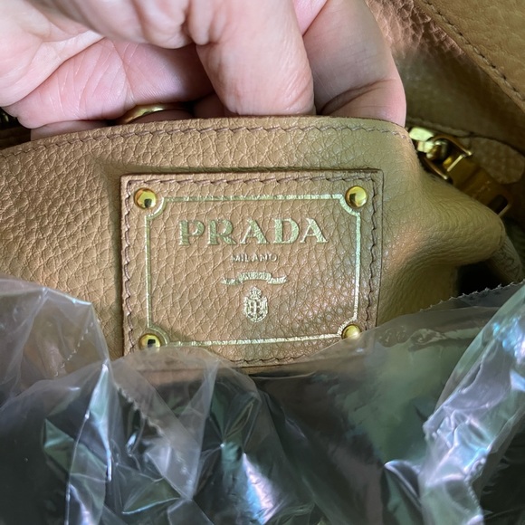 Prada Daino shoulder bag 100% authentic nude/camel - Picture 12 of 16